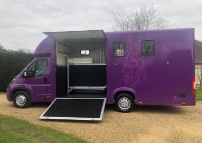 carriage-horseboxes-purple-4176